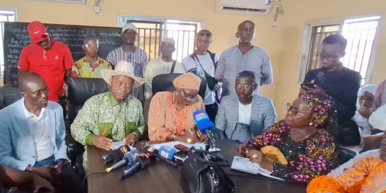 Le SLECG: les enseignants rejettent l’ouverture des classes le 15 septembre