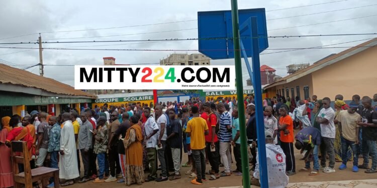 Référendum constitutionnel : forte affluence constatée à Tomboliah dès les premières heures