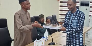 Guinée : Le CNT remet 5.000 exemplaires du Guide de la Légistique aux Archives Nationales