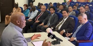 Dissolution de partis politiques : Dr Morissanda Kouyaté éclaire le corps diplomatique sur les raisons de la décision