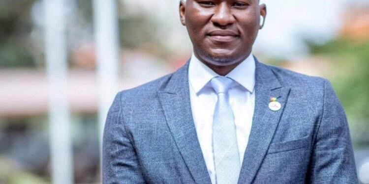 Moussa Condé alias “Ednoc” limogé de la Direction de la Communication de la Présidence pour faute lourde