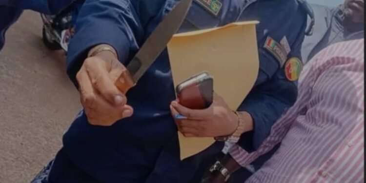 Matoto : un jeune homme soupçonné d’avoir mortellement poignardé sa marâtre