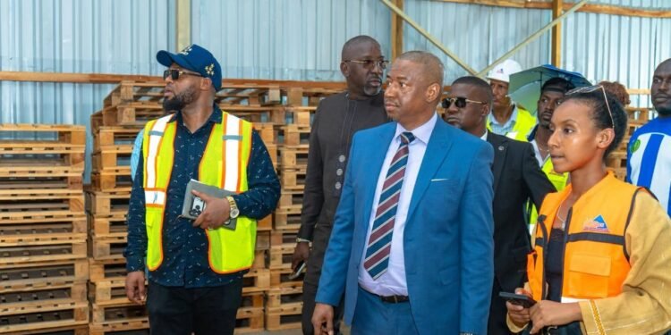 Visite inopinée du ministre Mamadou Cellou Baldé au stade Général Lansana Conté de Nongo