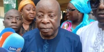 Hommage à Toumba Diakité : vive émotion lors de la levée de corps à Ignace Deen