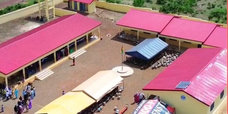 L’ARASGUI a offert à Satina bien plus qu’une école. Ses ressortissants lui ont offert un avenir.